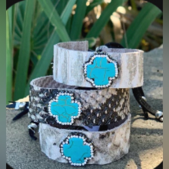 Sandra Ling Python Pave Mini Cuff With Turquoise Cross - Picture 1 of 5